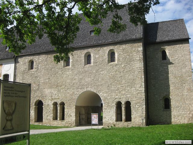 Karolingische Torhalle