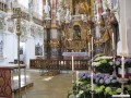 Erbauer:  Gebr. Dominikus und Johann Baptist Zimmermann, Altar von Balthasar August Albrecht